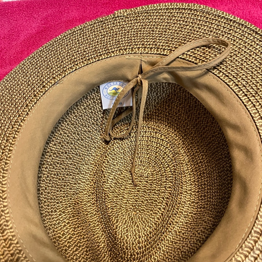 Wallaroo women’s Stylish Woven Paper Braid Hat with Band. One Size. - Picture 6 of 9